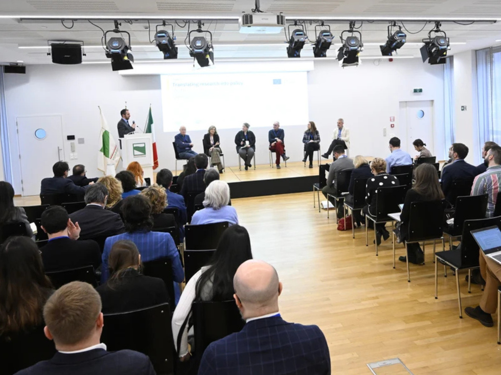 Nasce il primo Manifesto Europeo per la Salute Digitale e l’Assistenza Oncologica. L’obiettivo è tradurre le evidenze scientifiche in politiche strutturali, in grado di generare un impatto duraturo nella cura del cancro a tutto vantaggio dei cittadini europei.