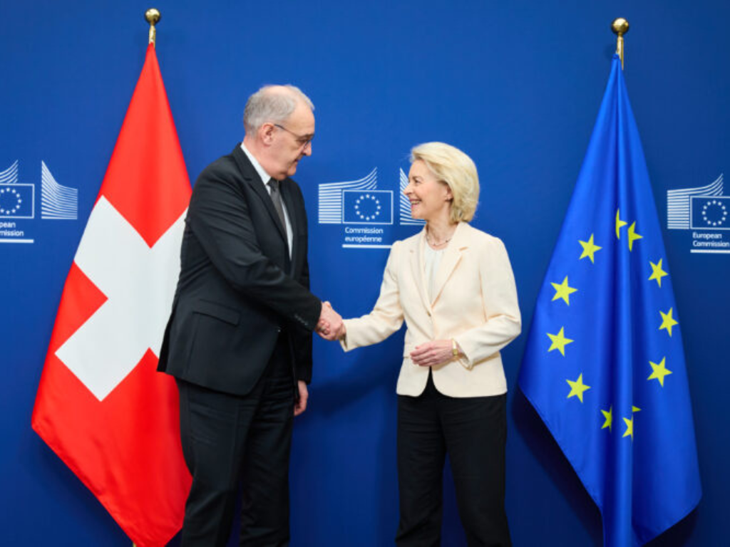 Commissione europea e Confederazione svizzera firmano accordi UE Svizzera