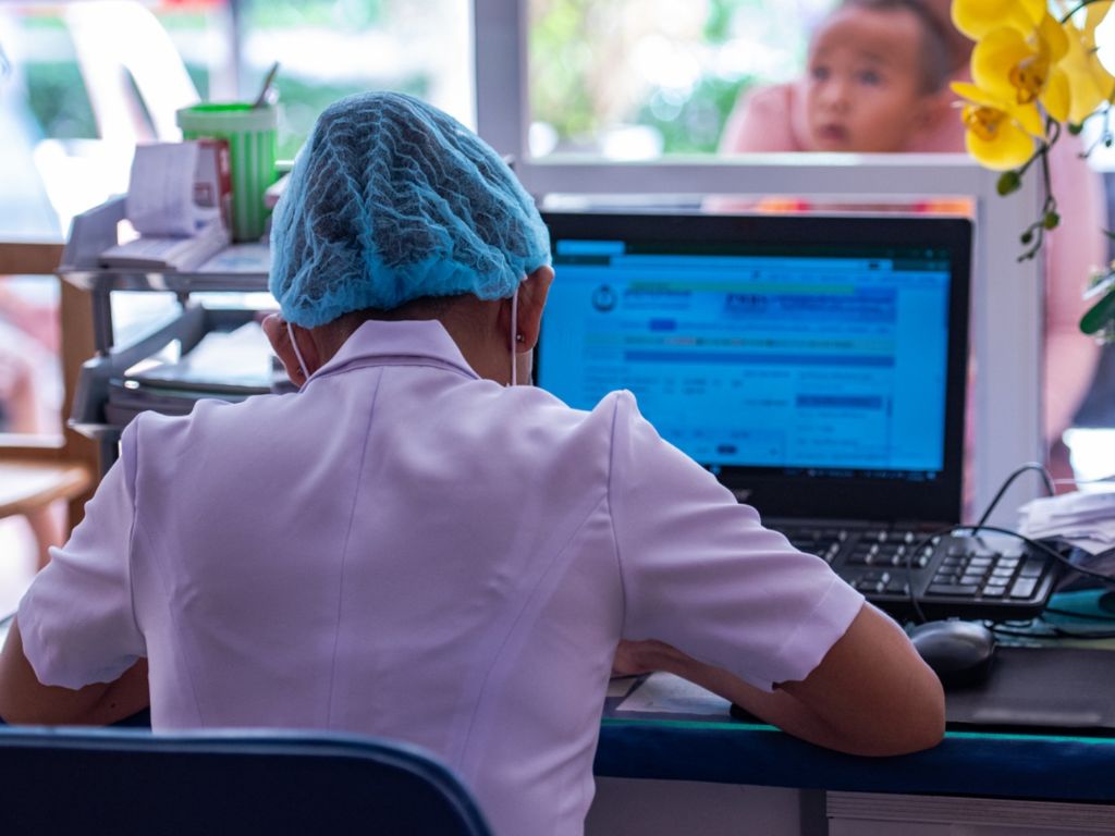 OMS lancia HISGOV, il database per valutare sistemi informativi e governance dei dati nei Paesi della Regione