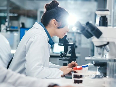 AIFA finanzia 19 studi sulle malattie rare: 17,5 milioni di euro alla ricerca indipendente